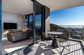Luxury 1 bed corner unit with panoramic views